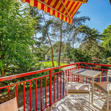 Tropical With A Balcony - View * Montreux