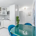 Tropical With A Balcony - View Apartman Montreux