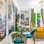 Tropical With A Balcony - View Montreux