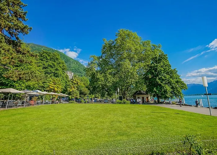 Tropical With A Balcony - View Montreux